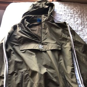 Adidas originals pullover/windbreaker